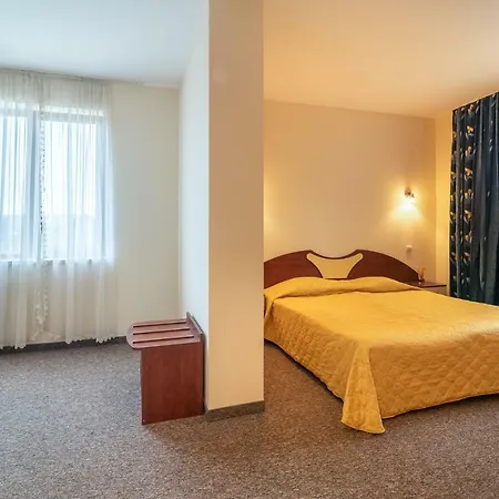 Adamo Hotel 3*