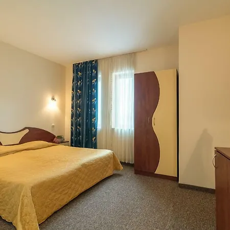 Adamo Hotel 3*