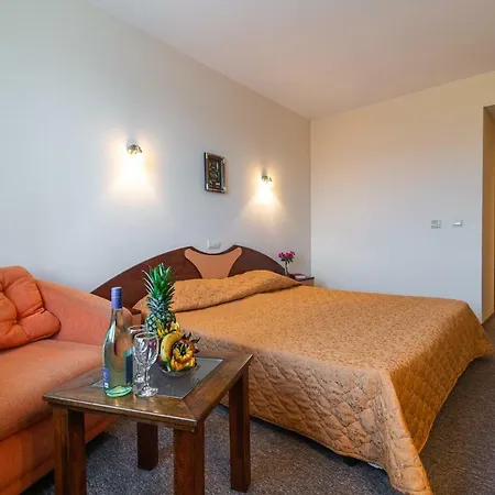 Adamo Hotel 3*